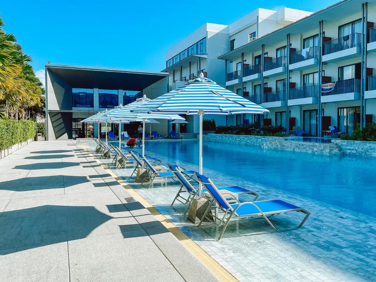 Seabed Grand Hotel Phuket - Sha Extra Plus Ngoại thất bức ảnh The hotel's pool